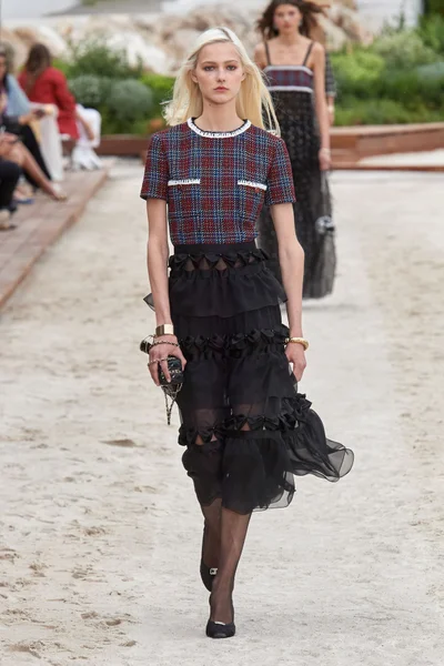 Look 29